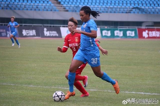 拜仁官方向巴黎道歉 球迷拉横幅未得到拜仁授权